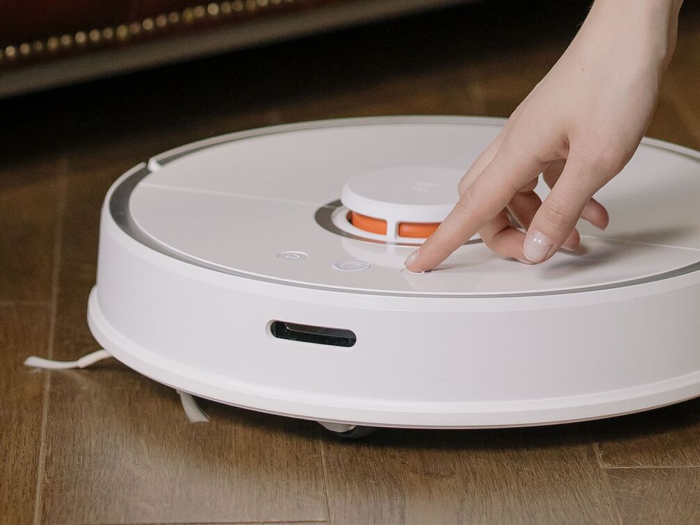 Modern smart home cleaning